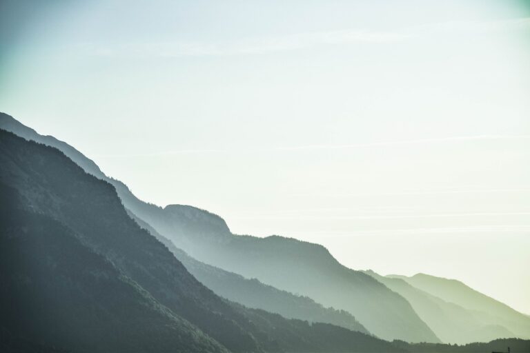 Processing fogs on green mountain 1054222.jpg